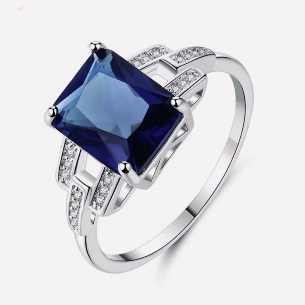 ✨✨Blue Sapphire Lab Engagement Ring✨✨